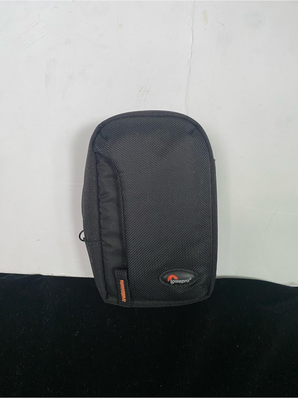 Lowepro Compact digital Camera Pouch with Belt Loop Black - 2 Zippers